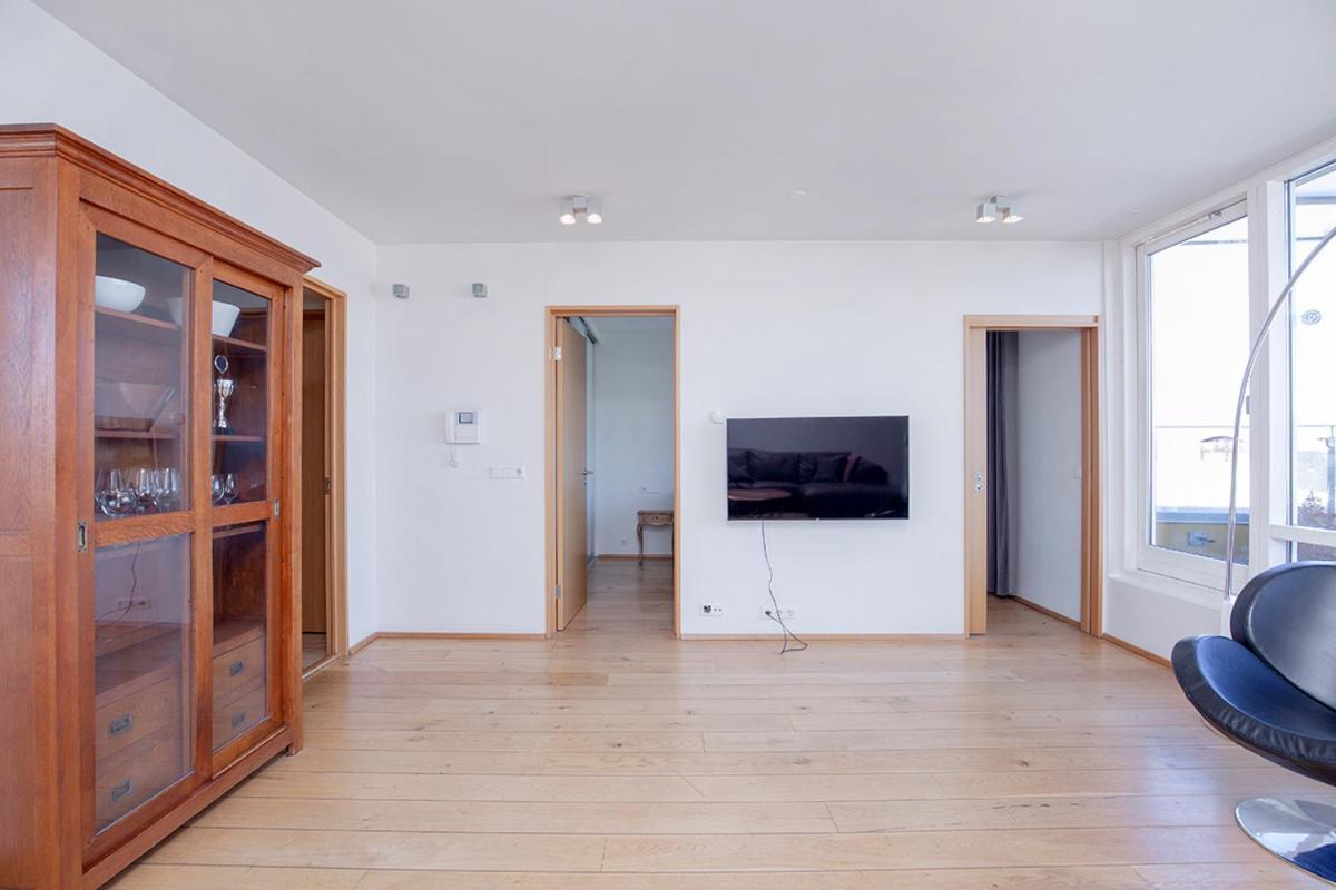 Penthouse Apartment With Panasonic Mountain View Reykjavík Dış mekan fotoğraf